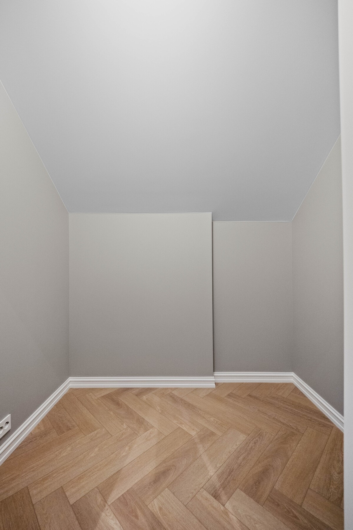 Mellom soverommene i 2. etasje er det en romslig innebod. Galleribilde