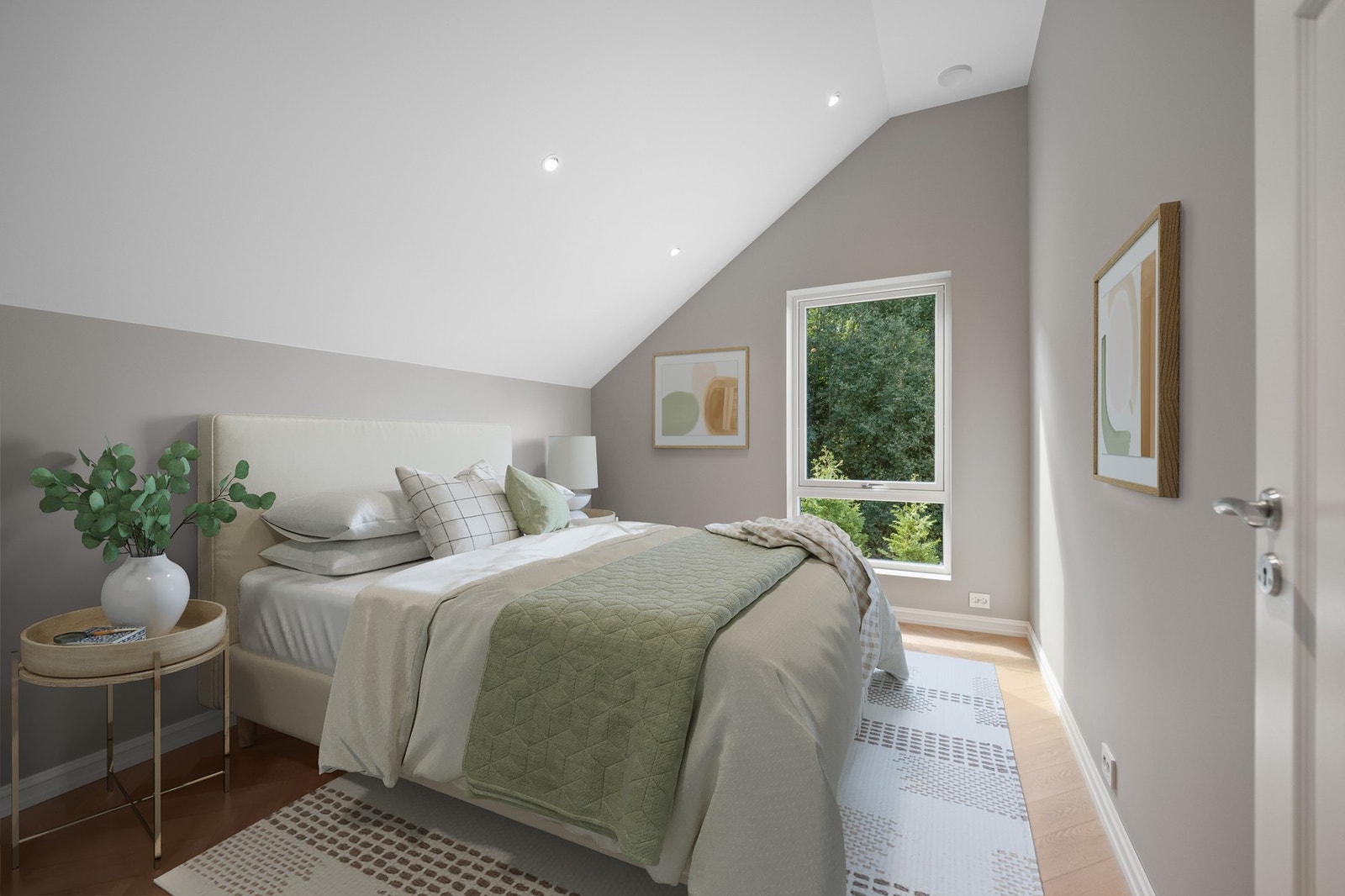 Det er fin plass til garderobe på soverommene. Galleribilde