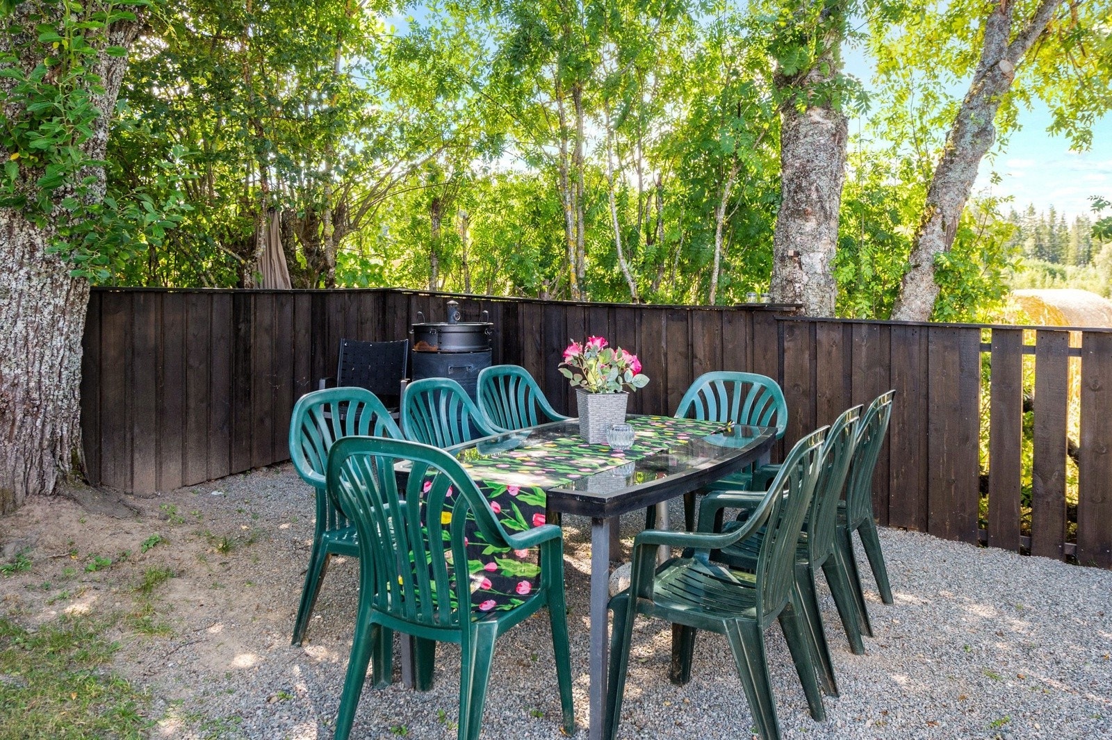 Gruslagt uteplass. Galleribilde