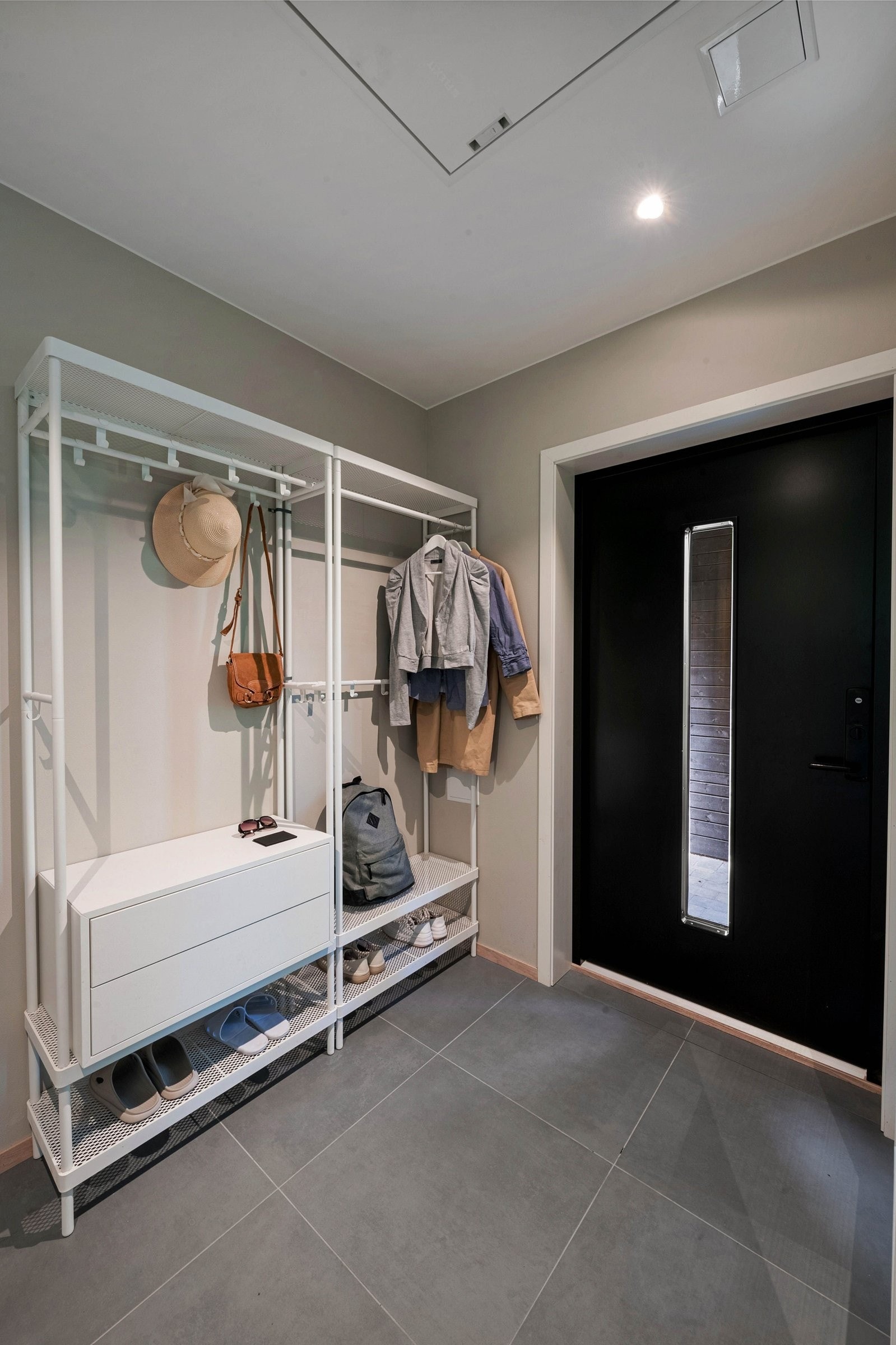 En hyggelig entré ønsker deg velkommen hjem. Galleribilde