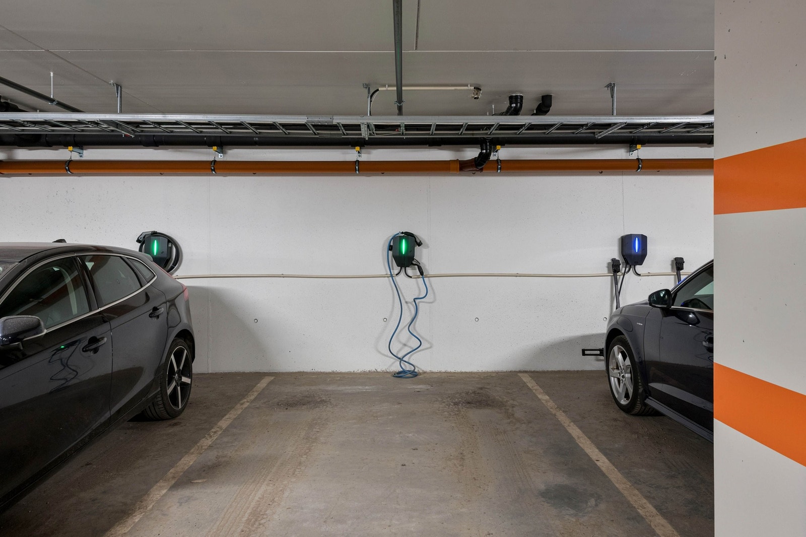 Det medfølger 1 parkeringsplass med elbil-lader i felles garasjeanlegg. Galleribilde