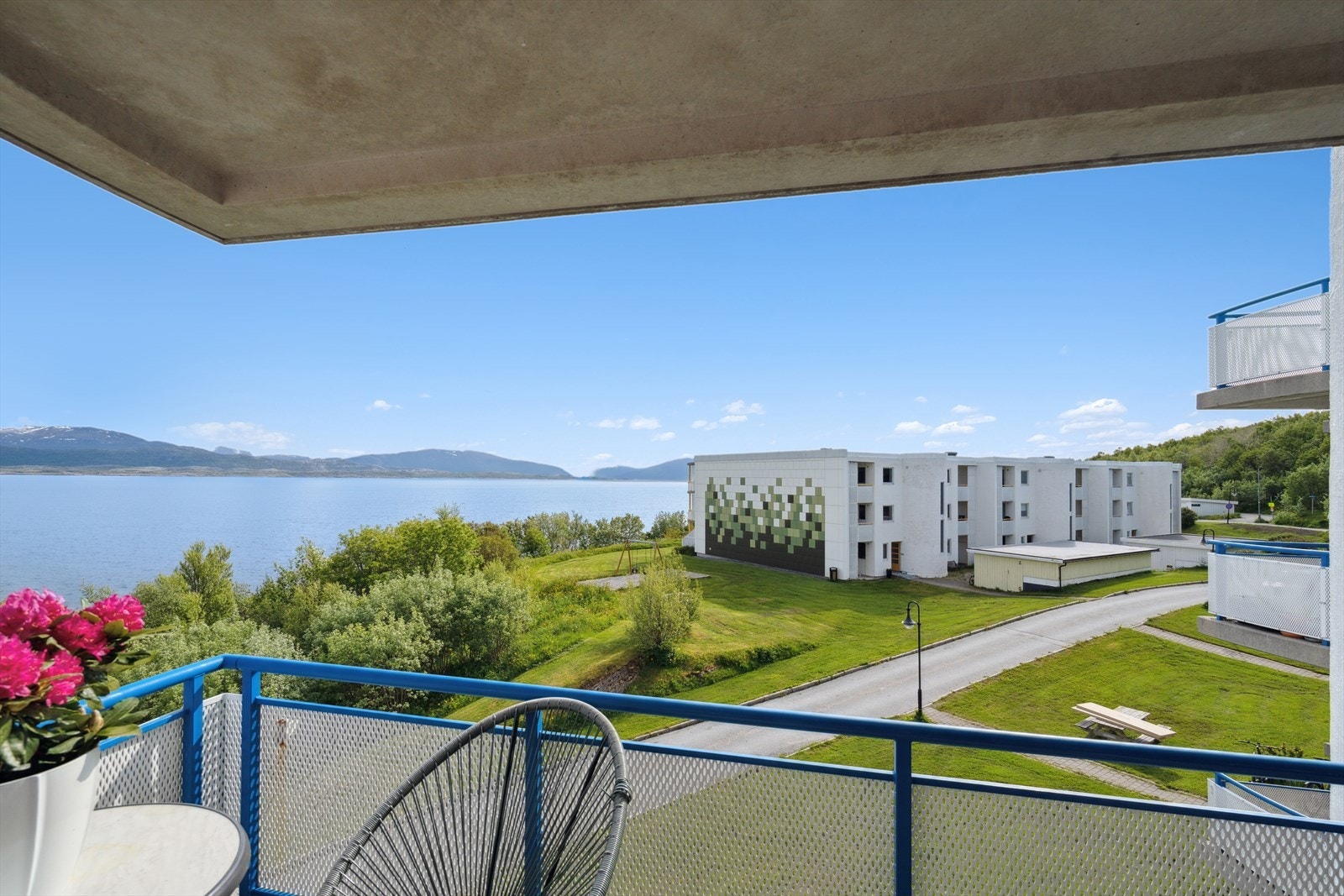 Området foran er fritt og åpent. Galleribilde