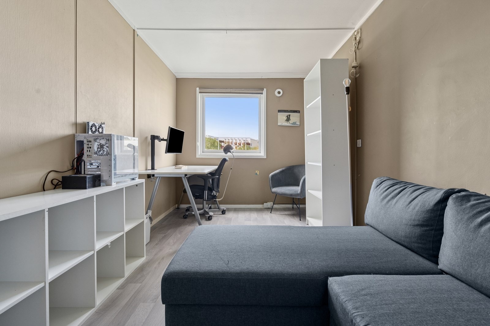 Soverom II - De to andre soverommene passer perfekt som barnerom, gjesterom eller hjemmekontor - alt etter behov. Galleribilde