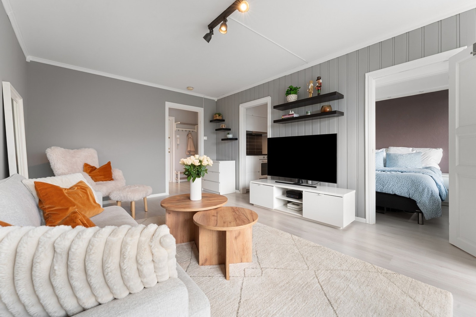 Stuen er romslig og har en god planløsning. Galleribilde