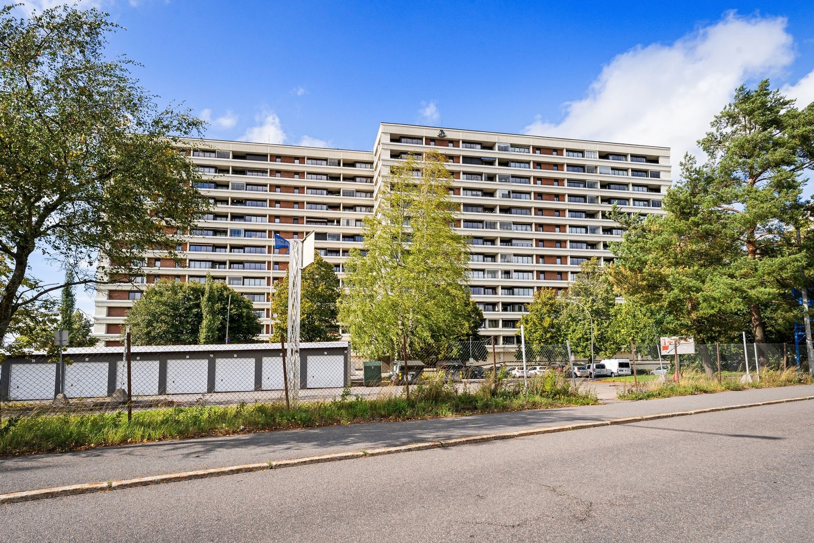 Borettslaget er populært og veldrevet. Det er gratis parkering for beboere ved registrering hos driftskontoret. Galleribilde