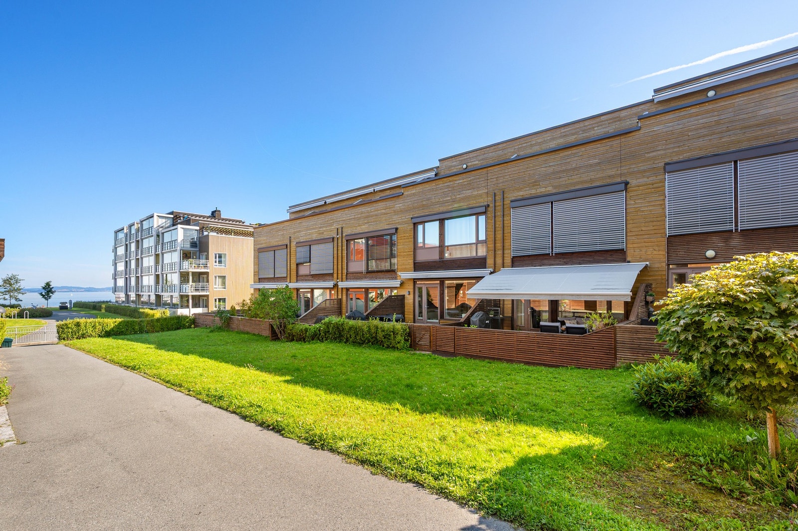 Fra boligen er det kort veg til barnehage og barneskole. dagligvare, kollektivforbindelser er også kun minutter unna. Galleribilde