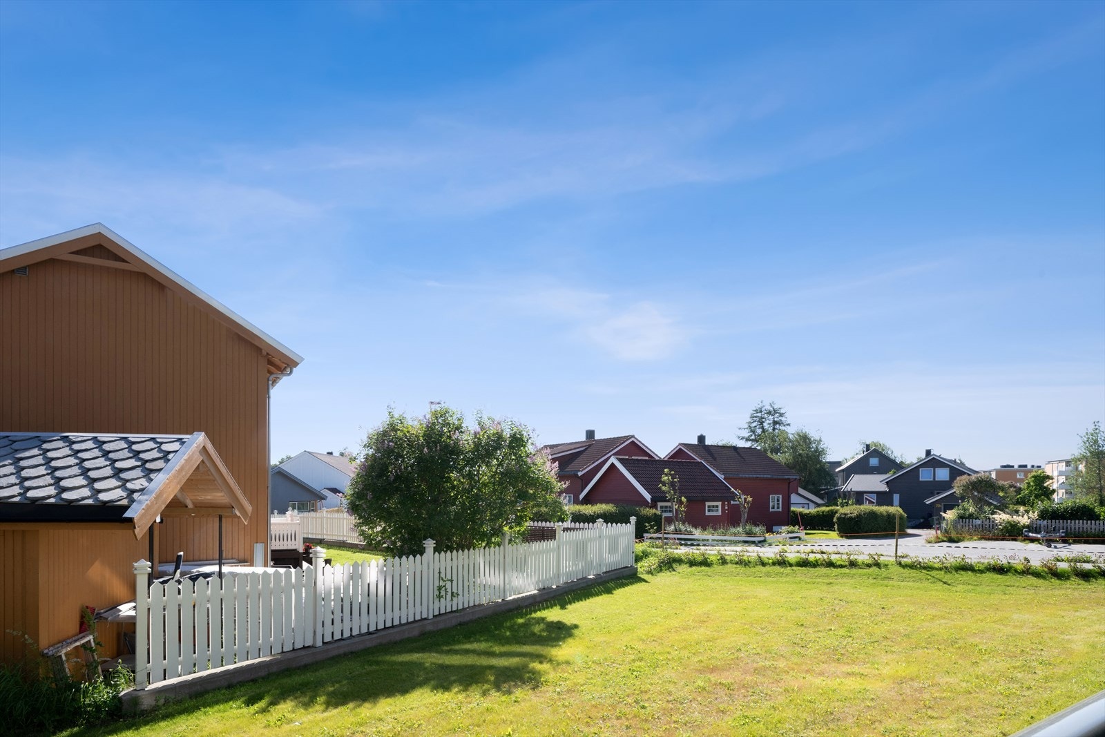 Borettslagets felles grøntområder. Galleribilde