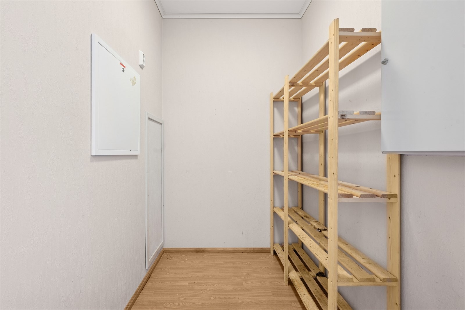 Innvendig bod for ekstra oppbevaringsplass. Galleribilde