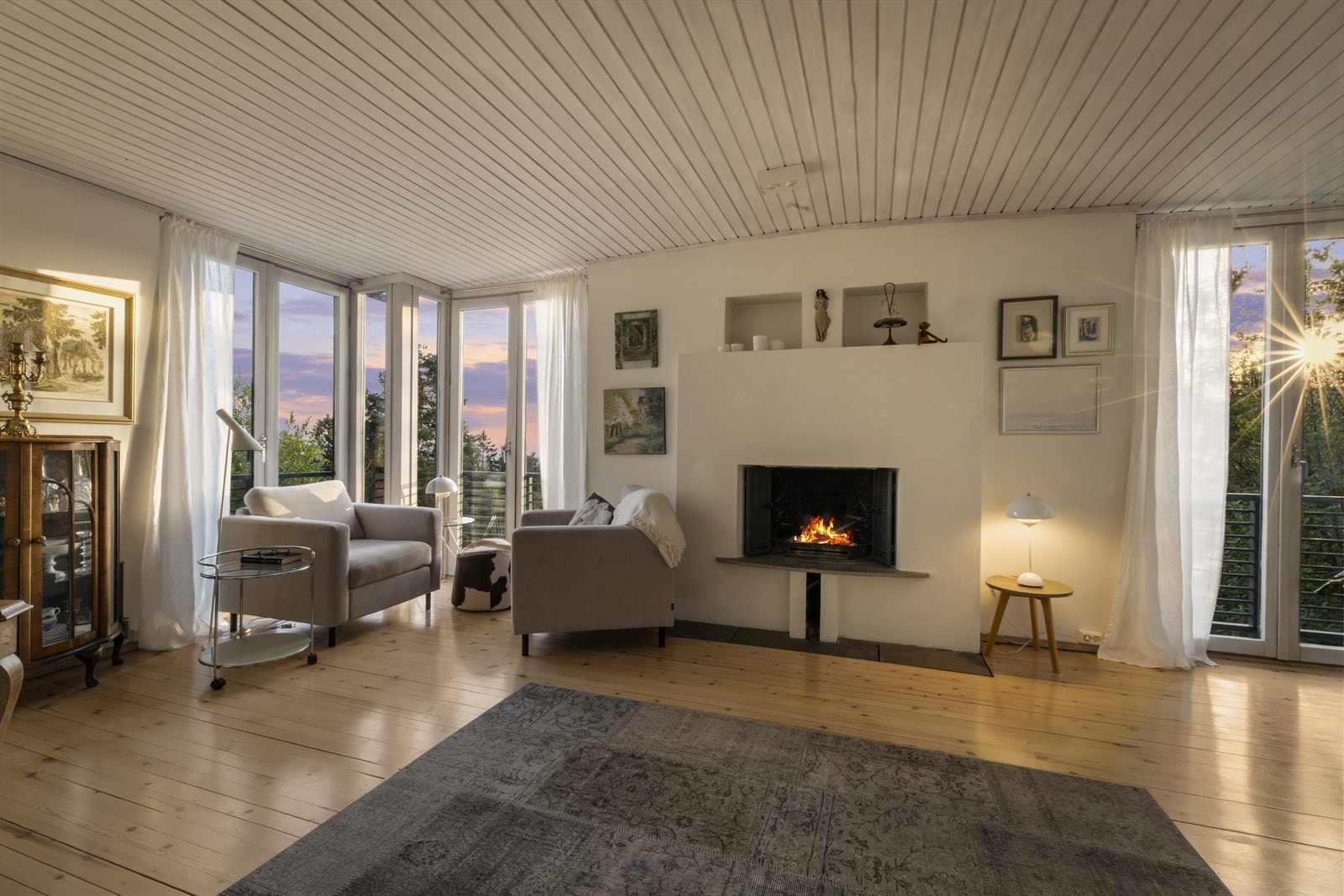 Kveldsstemning fra stuen i 2.etg. Galleribilde