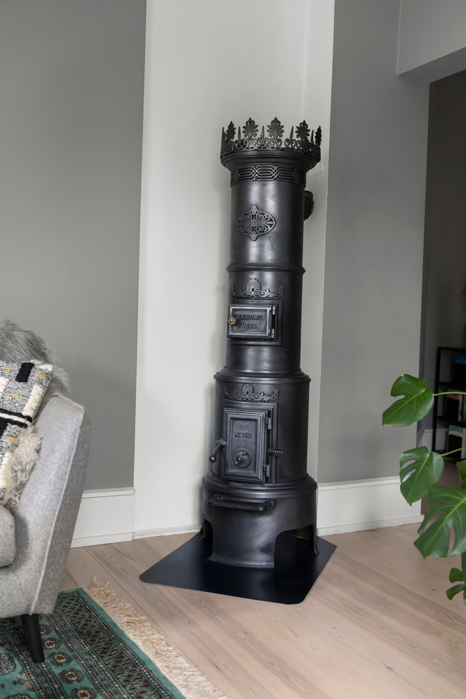 En flott klassisk vedovn som varmer godt på kjølige dager Galleribilde