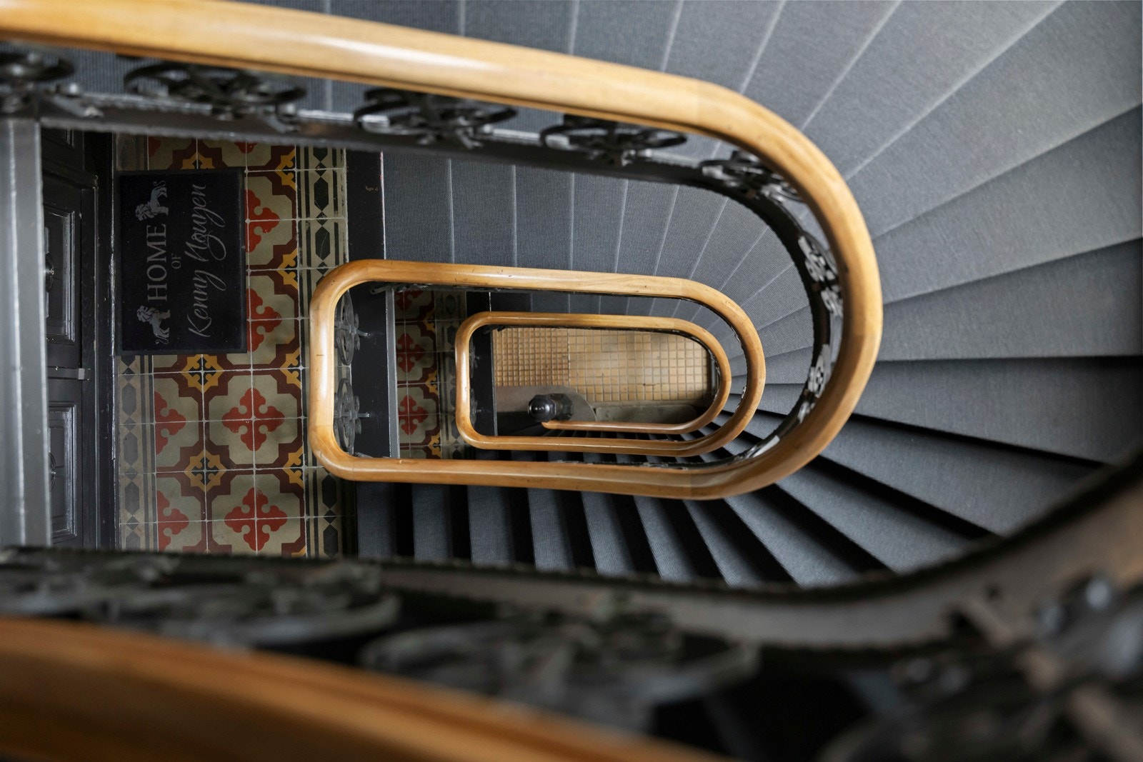 Hele bygården bærer preg av klassiske og tidløse detaljer Galleribilde