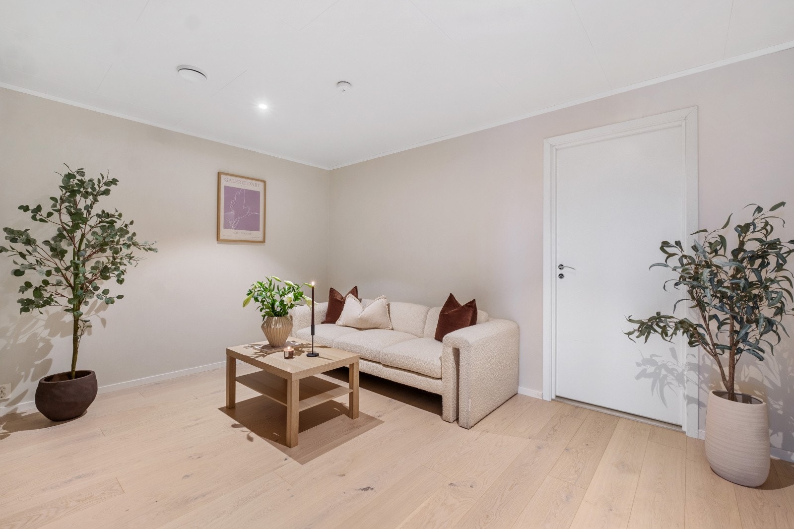 Kjellerstuen er utmerket som TV-stue eller oppholdsrom for ungdommen i huset Galleribilde