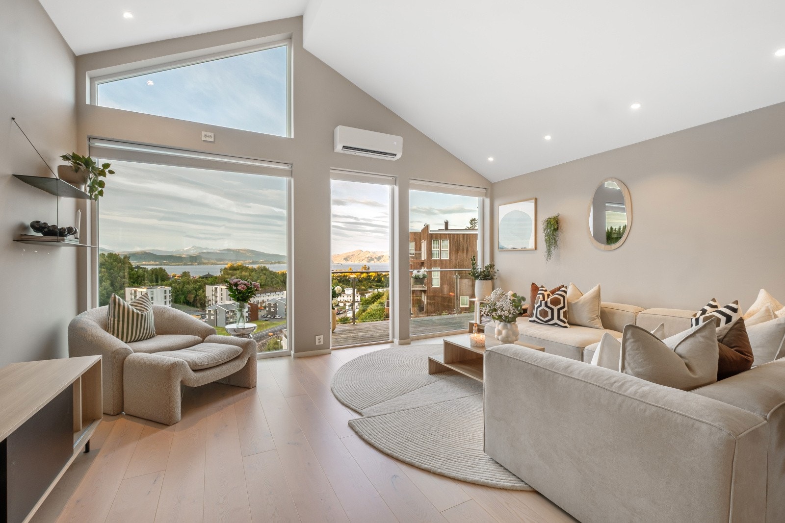 DNB Eiendom v/Georg R. paulsen presenterer Jensvollia 45 - En moderne og innholdsrik familiebolig med ettertraktet beliggenhet Galleribilde