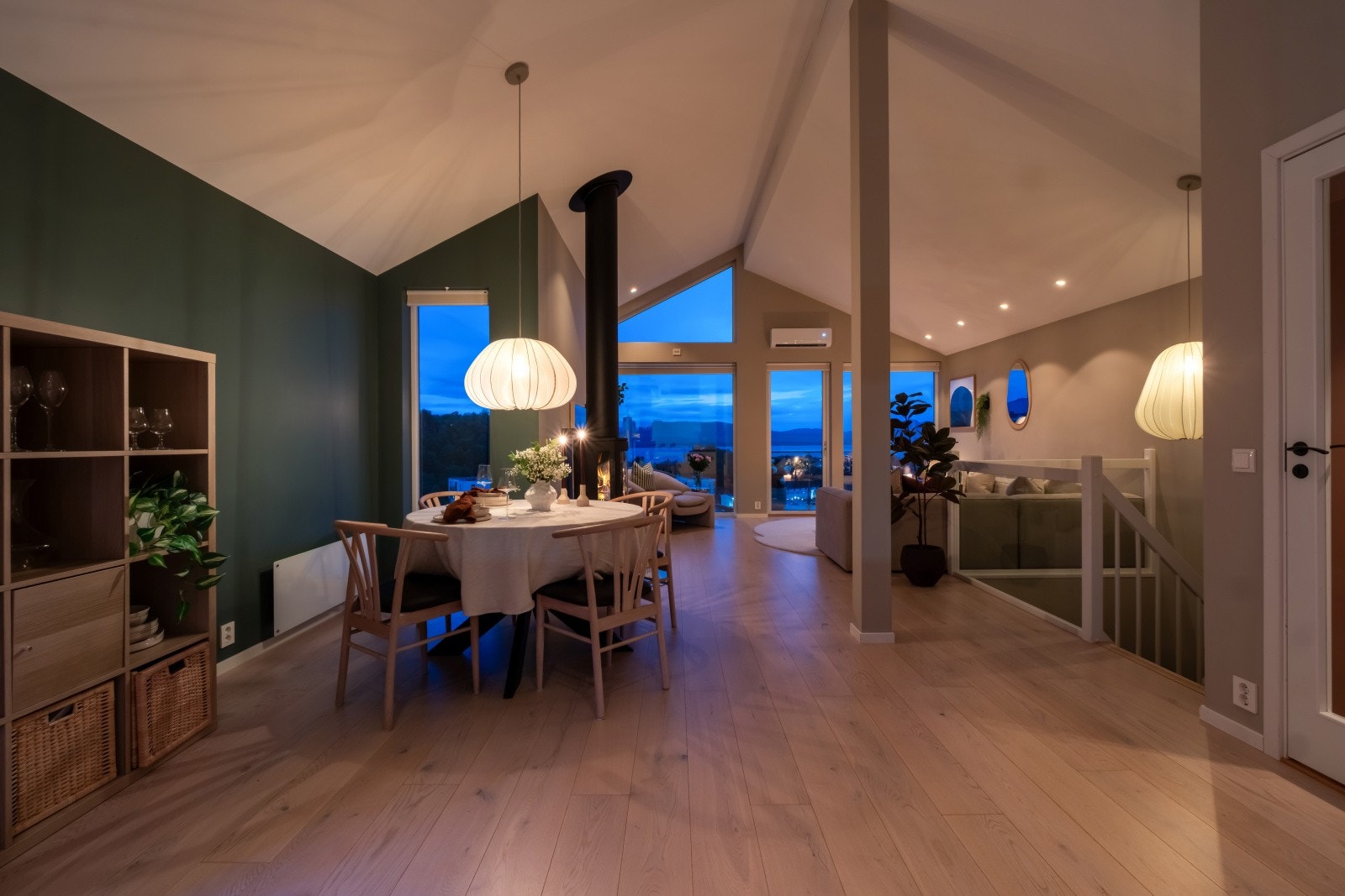 Boligen har balansert ventilasjon, noe som bidrar til godt inneklima, renset luft og reduserer energiforbruket til oppvarming Galleribilde