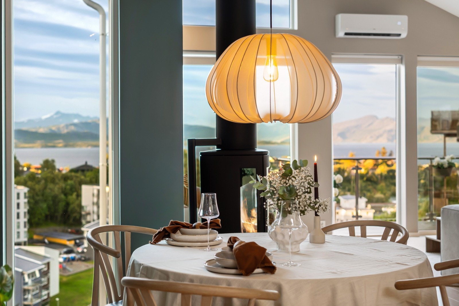 Også fra spisestuen nyter du utsikt Galleribilde