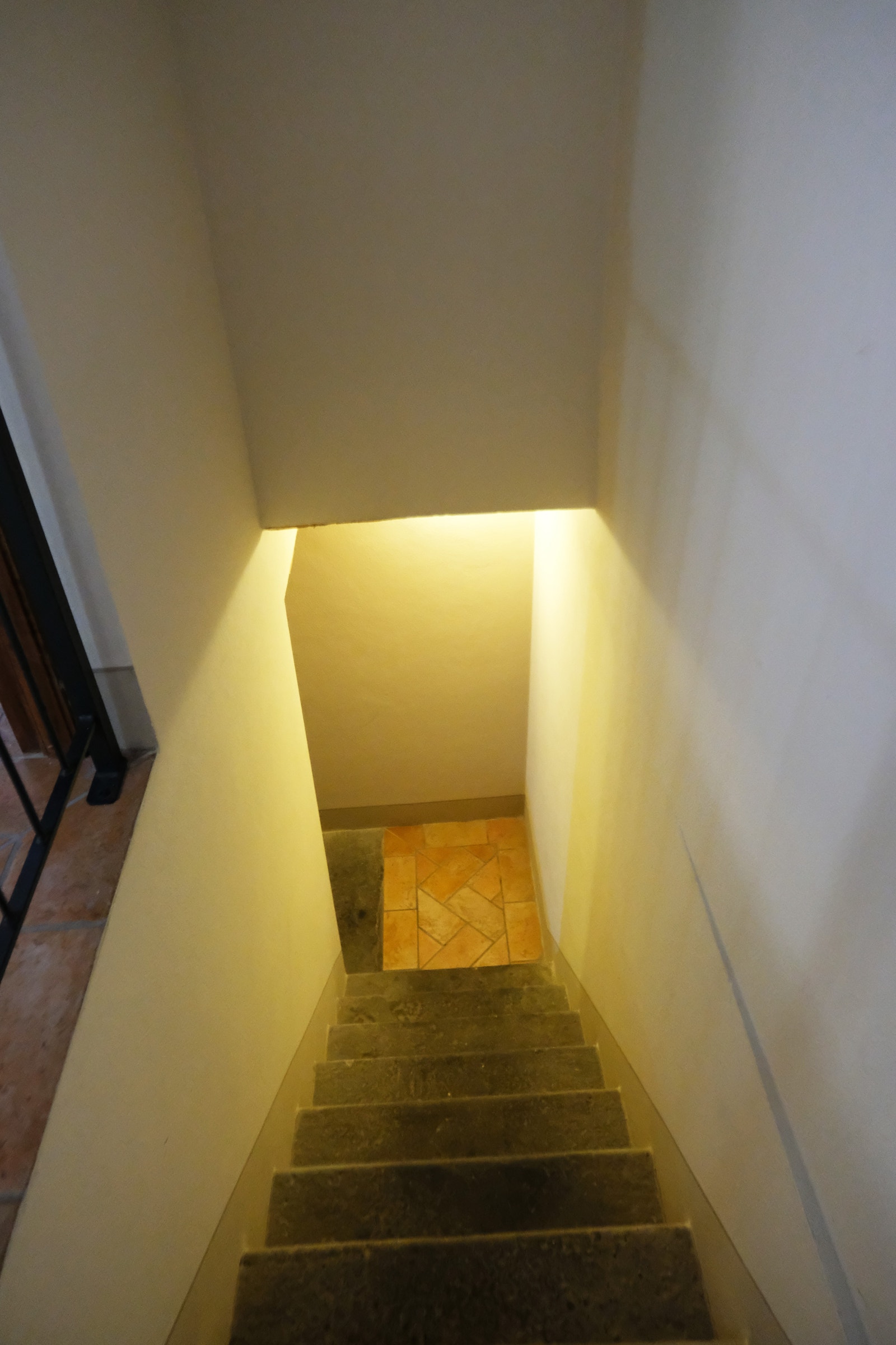 Gammel steintrapp. Galleribilde