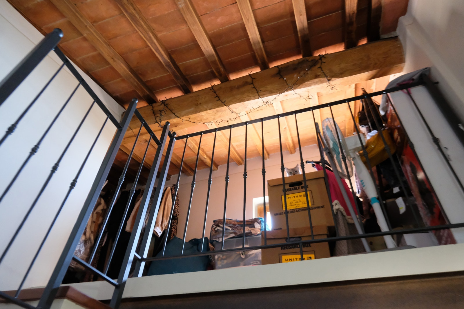 Et galleri som kan brukes til gjester eller kontor! Takvinduer gir lys og ventilasjon Galleribilde