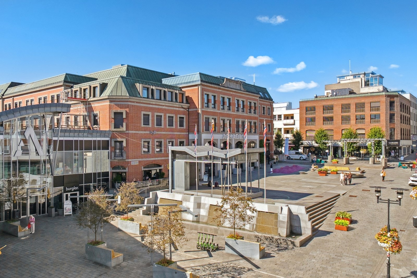 Utsikt mot torget Galleribilde