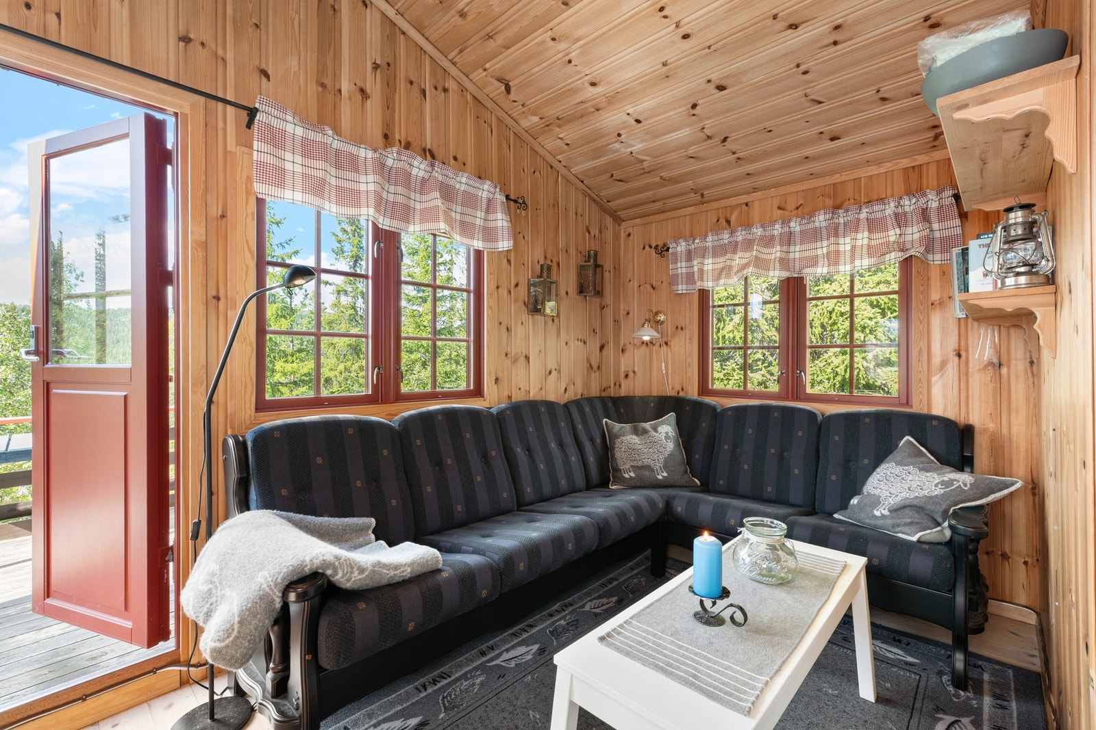 Enkel utgang til terrassen. Galleribilde