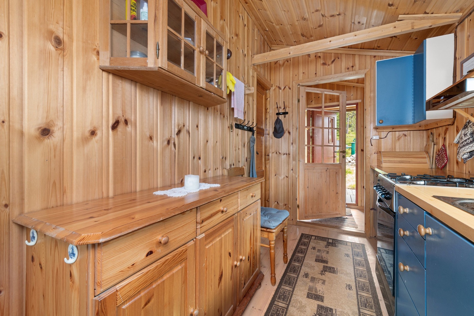 Du ankommer annekset via entre inn mot kjøkkenet. Galleribilde