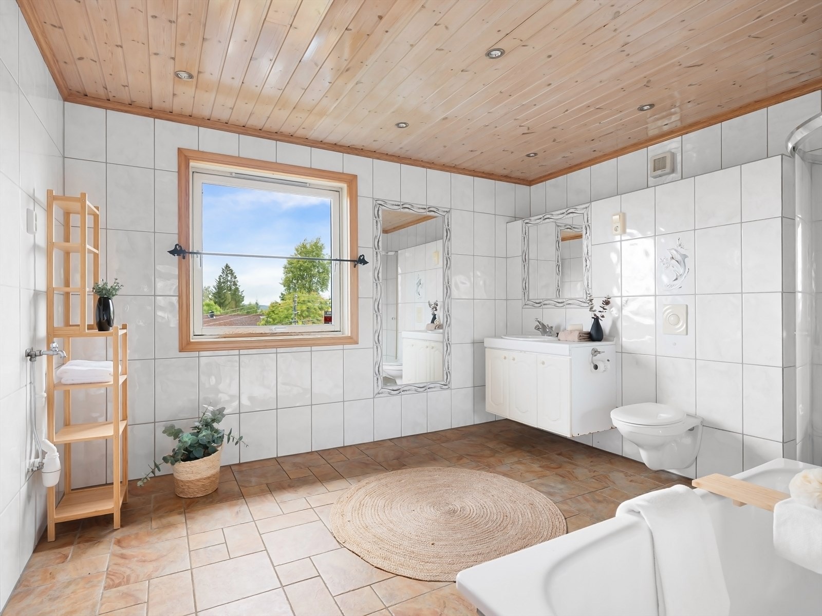 Bad med oppussingsbehov. Galleribilde