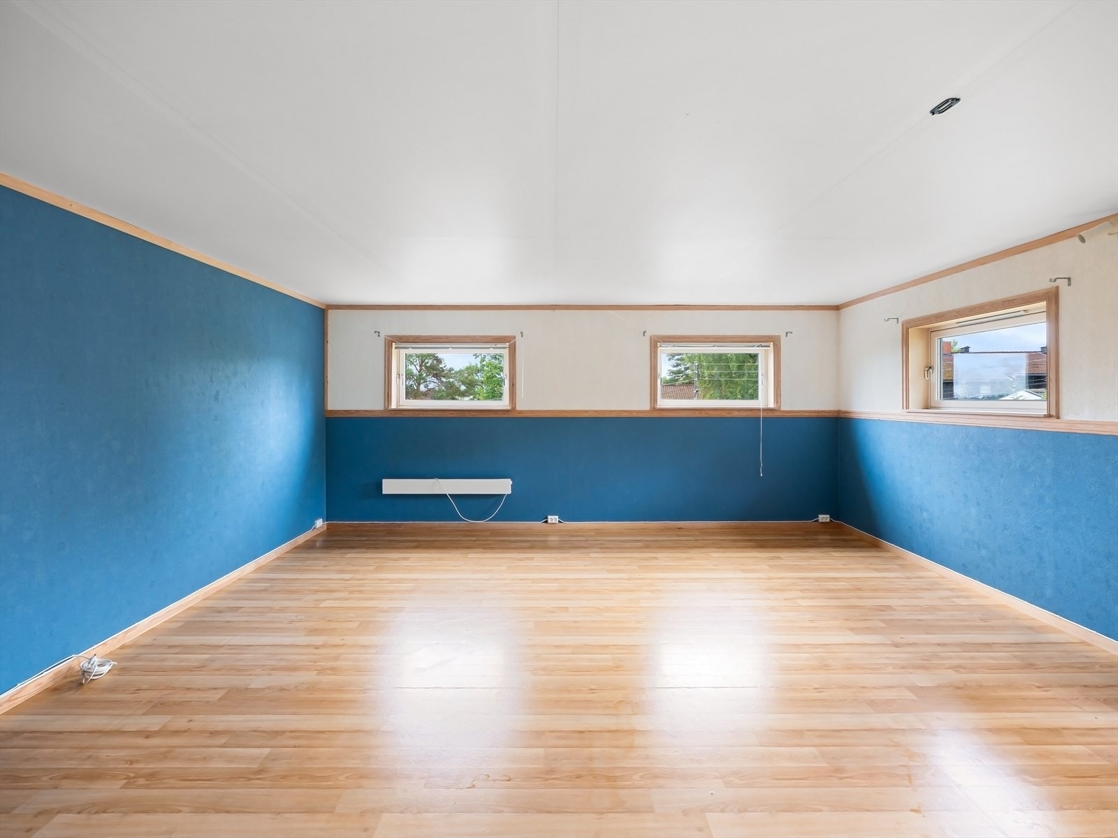 Rommet over garasjen er 28 kvm. Galleribilde