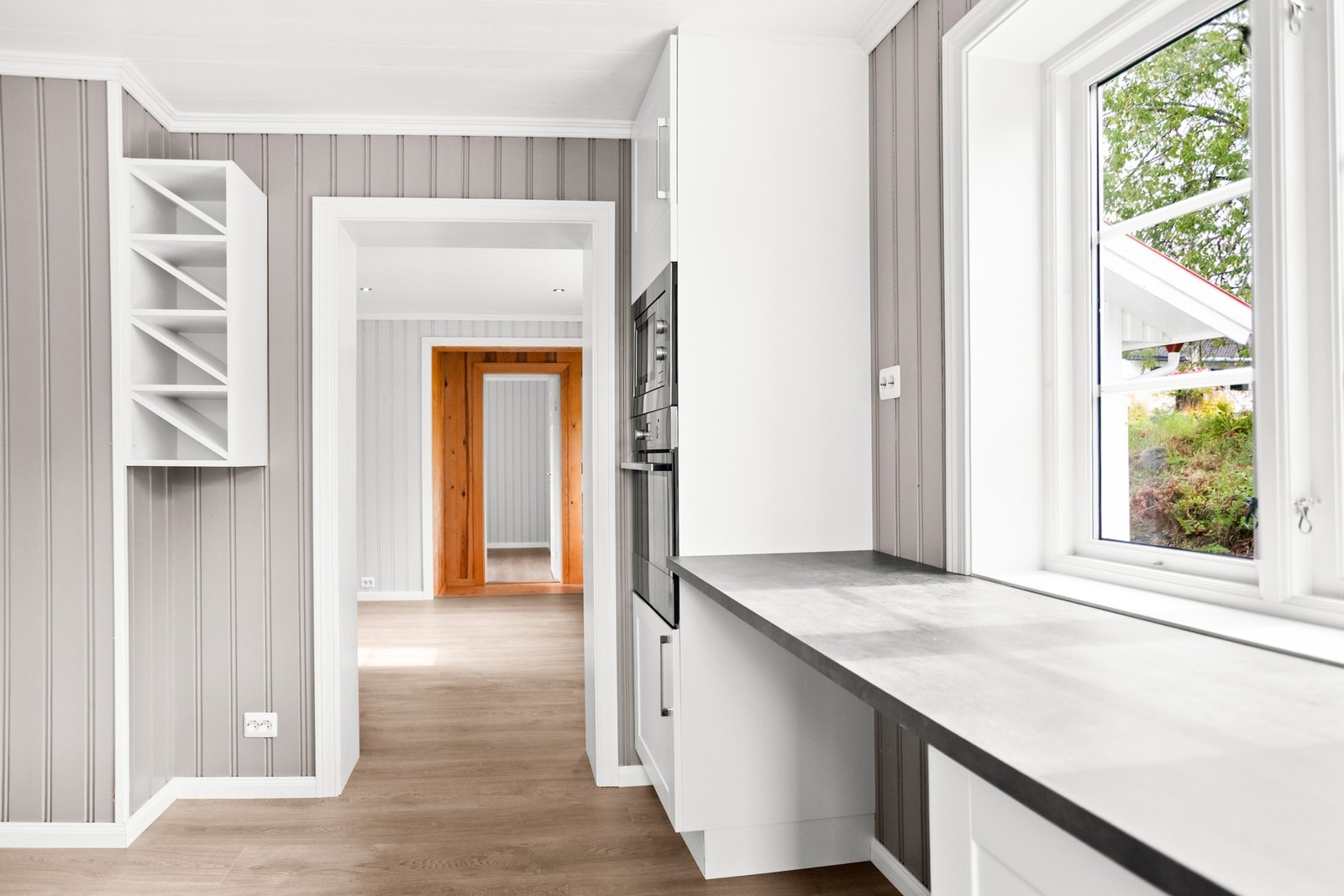 Kjøkkenet er i tilknytning til stue. Galleribilde