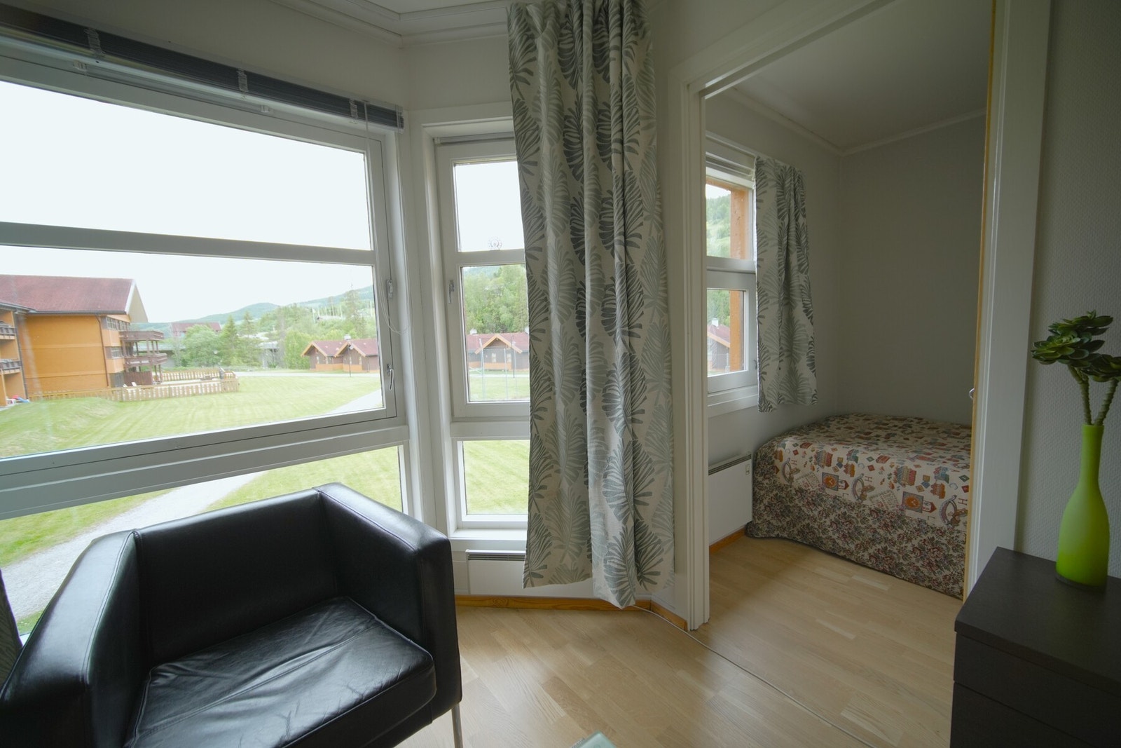 Ved stuen er det et soverom. Galleribilde