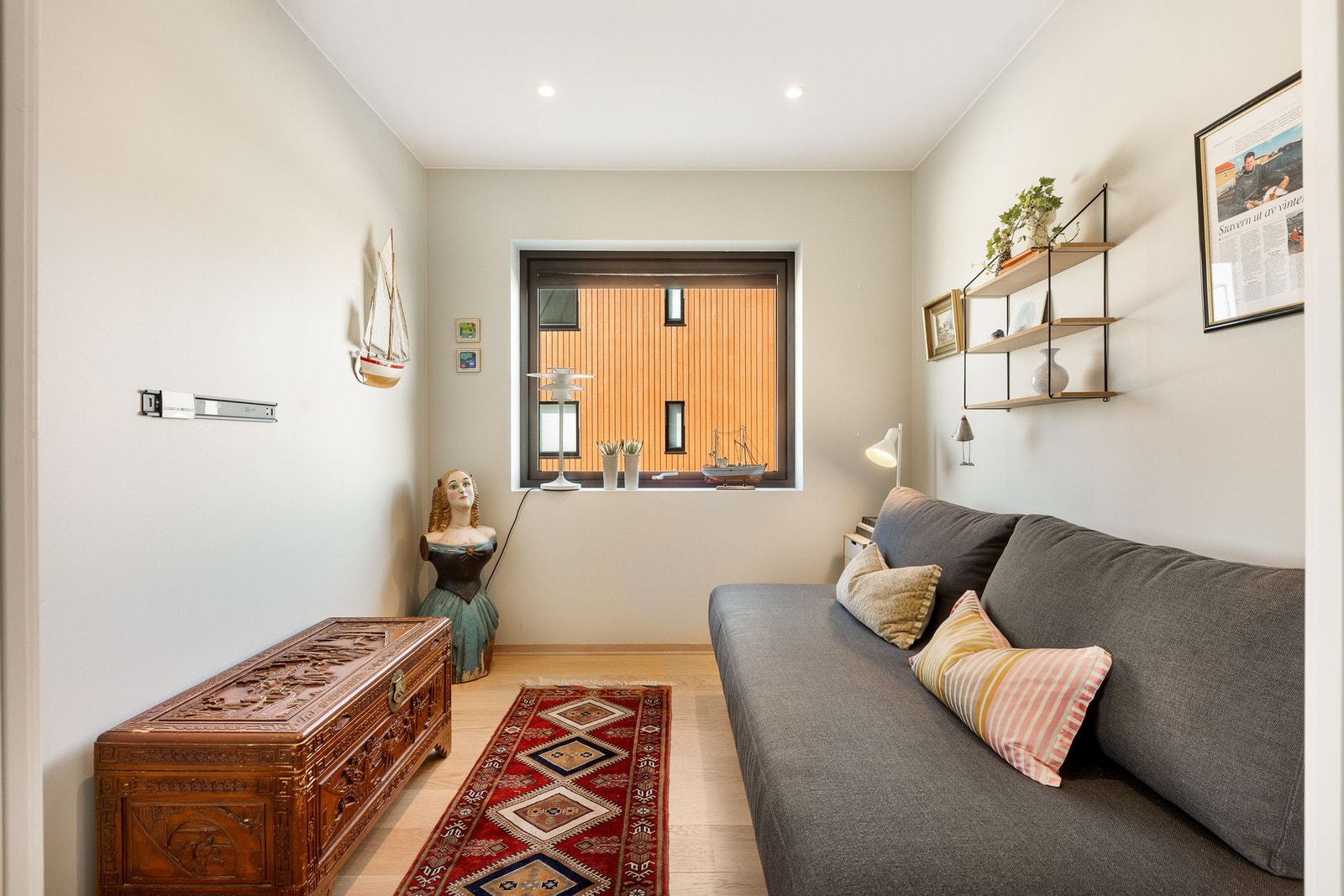 Det minste soverommet kan enkelt tilpasses eget behov og egner seg godt som gjesterom, barnerom, kontor eller som en TV-stue. Galleribilde