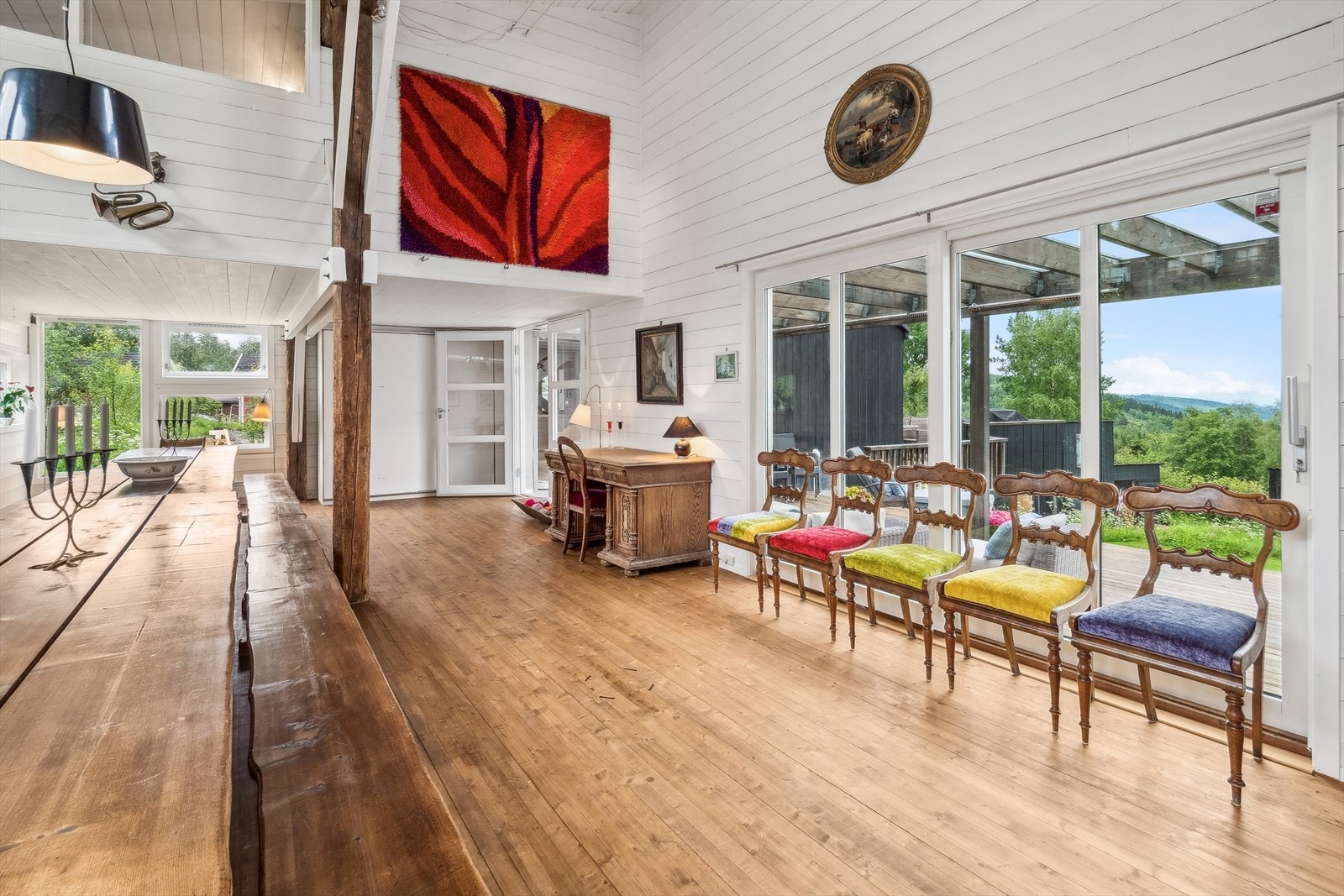 Generøs takhøyde og godt med lysinnslipp. Galleribilde