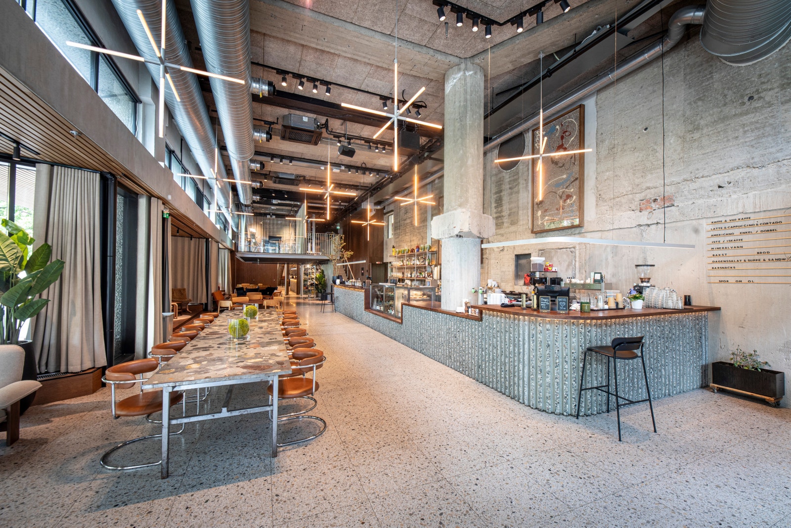 "Trekanten" - cafe og selskapslokale - er i bygget. Galleribilde