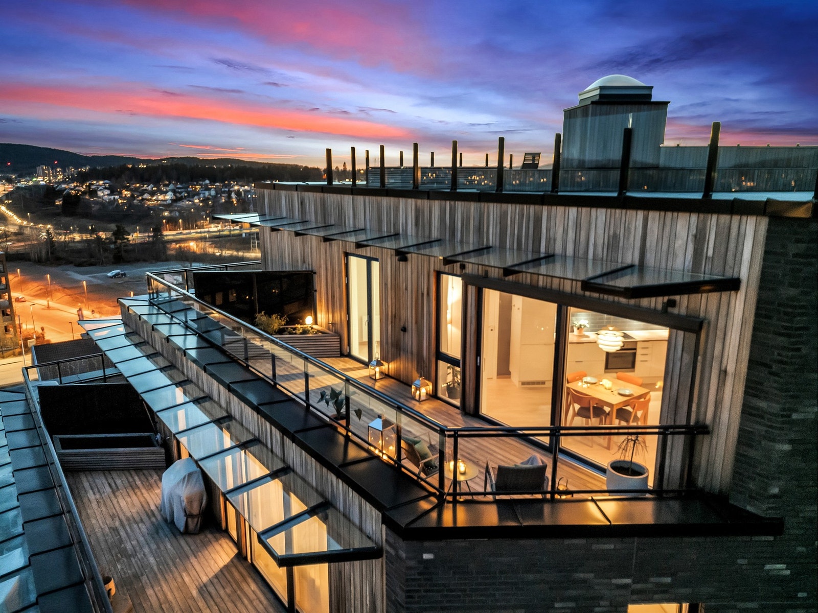 I byggets sjette etasje er man skjermet fra innsyn og nyte toppen utsikt! Galleribilde