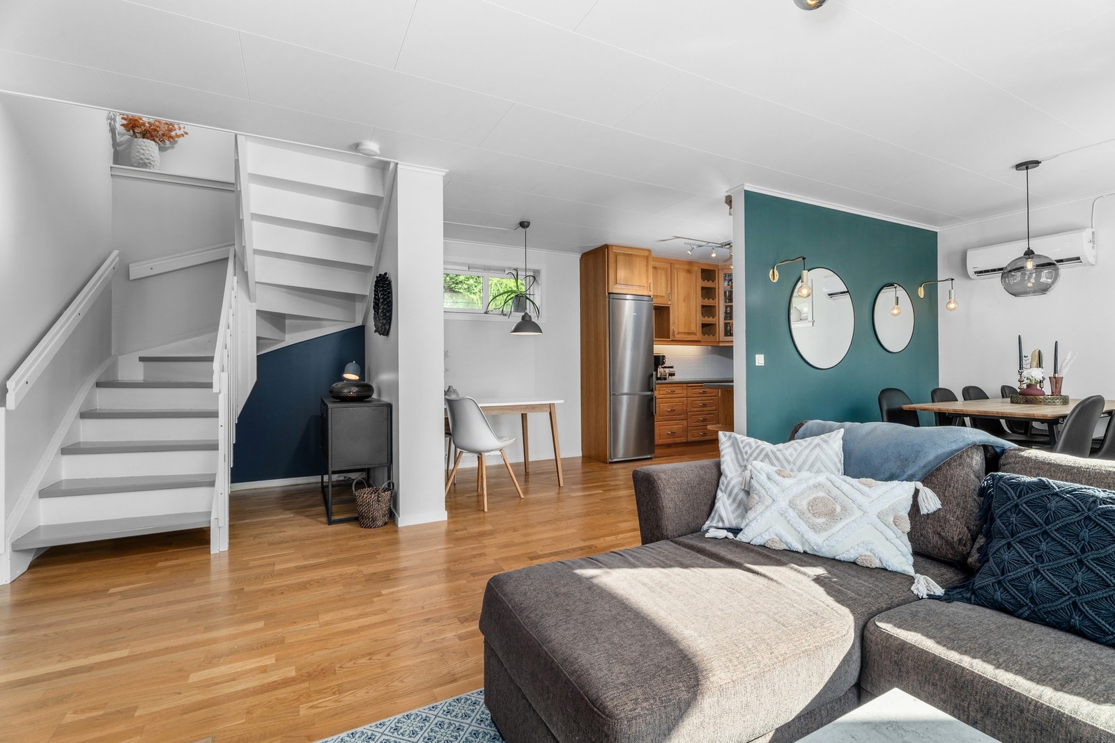 Boligen har høy trivselsfaktor og har i tillegg god planløsning som rommer 3 (4) soverom og 2 bad. Galleribilde