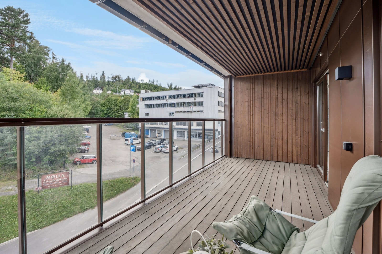 Uteplass. Galleribilde