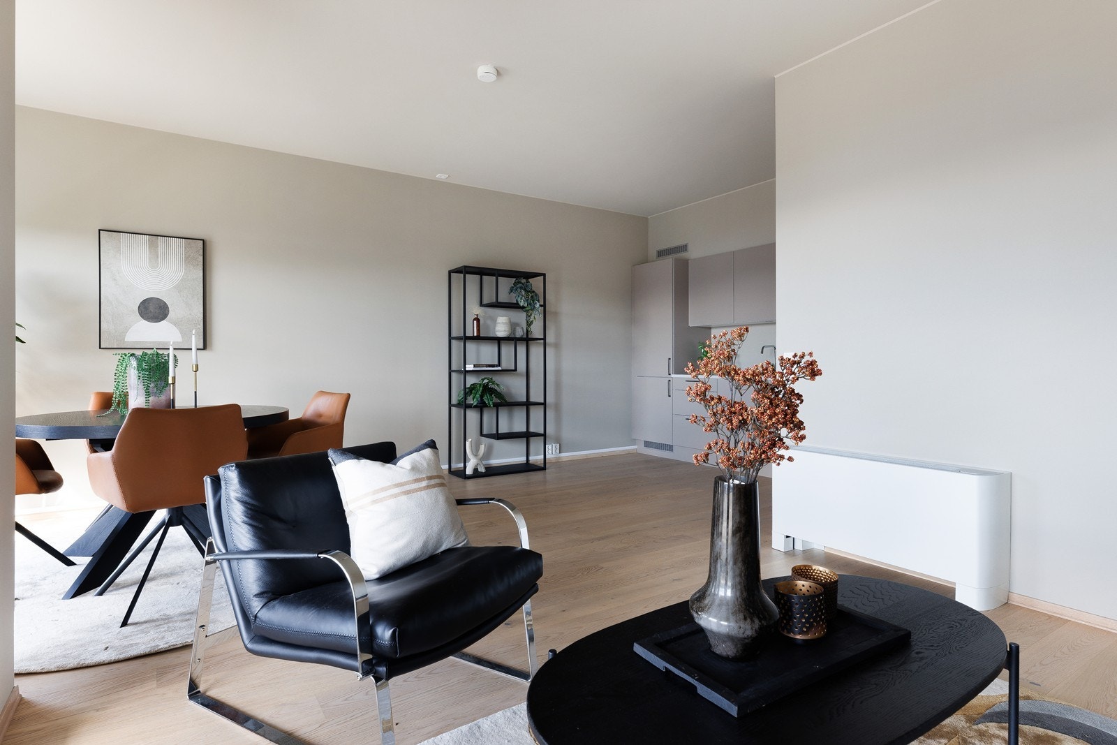 Oppvarming med vannbåren varme til varmekonvektor i stue, samt i gulv på bad Galleribilde