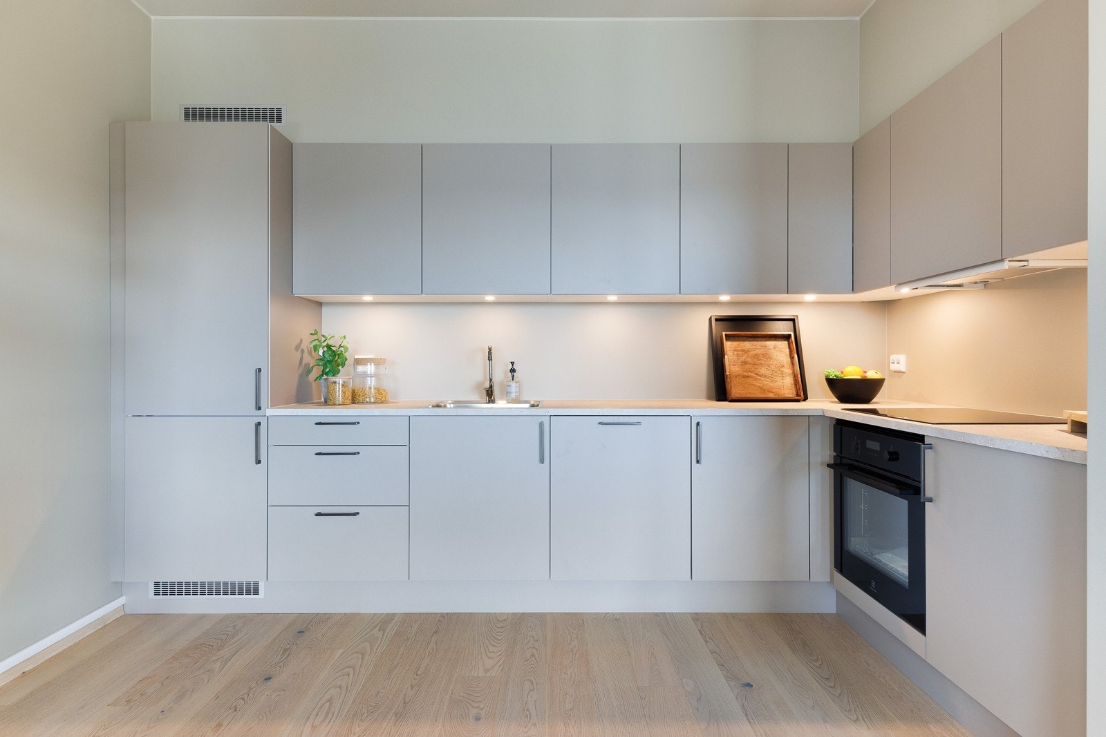 Her har man god skap- og benkeplass Galleribilde