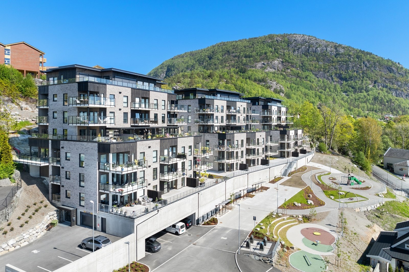 Her bor man sentralt og enkelt med kort gange til sentrum og alle fasiliteter Galleribilde