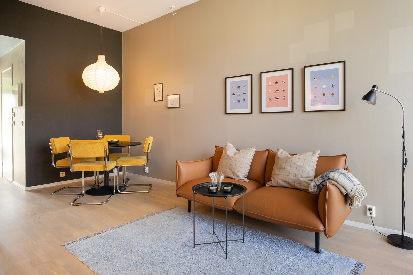 Pen parkett med tidsriktig fargevalg. Moderne preg. Galleribilde