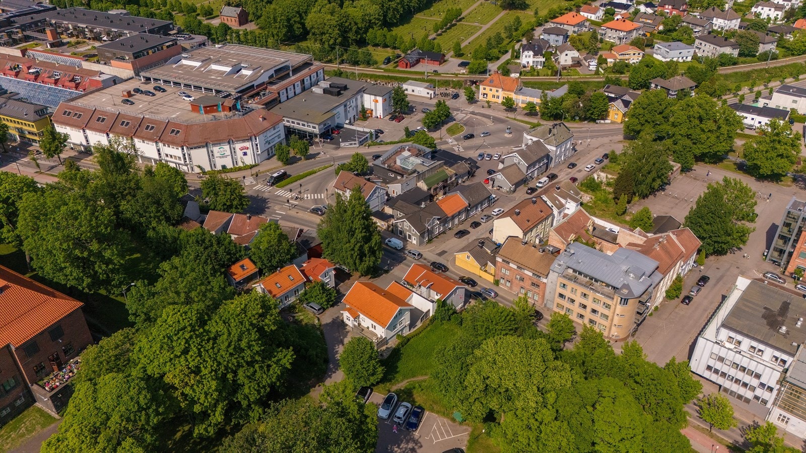 Dette historiske og sjarmerende boområdet midt i Tønsberg sentrum gir deg alt du trenger rett utenfor døren. Galleribilde