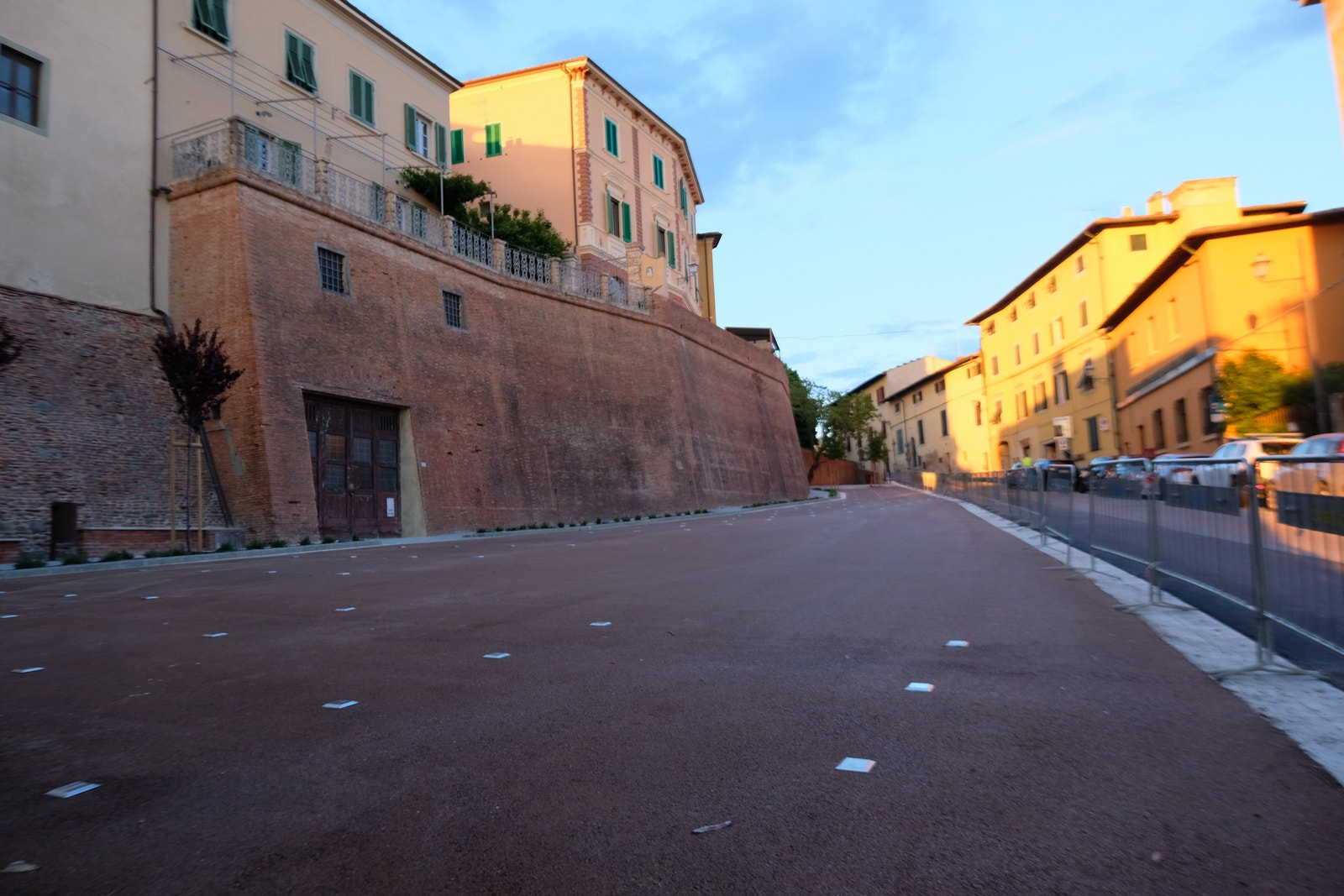 Lari parkeringsplass Galleribilde