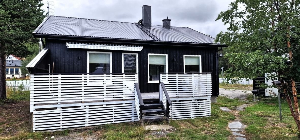 Flott uteområde med mye vakker naturskog rundt området. Galleribilde