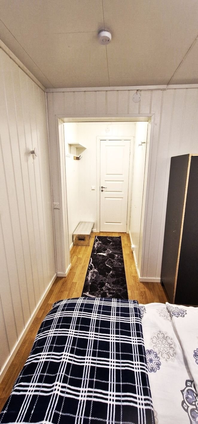 Gang fra gjesterom ut til èntre Galleribilde