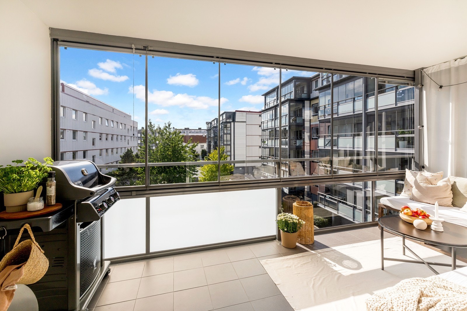 Balkongen har gode solforhold. Galleribilde