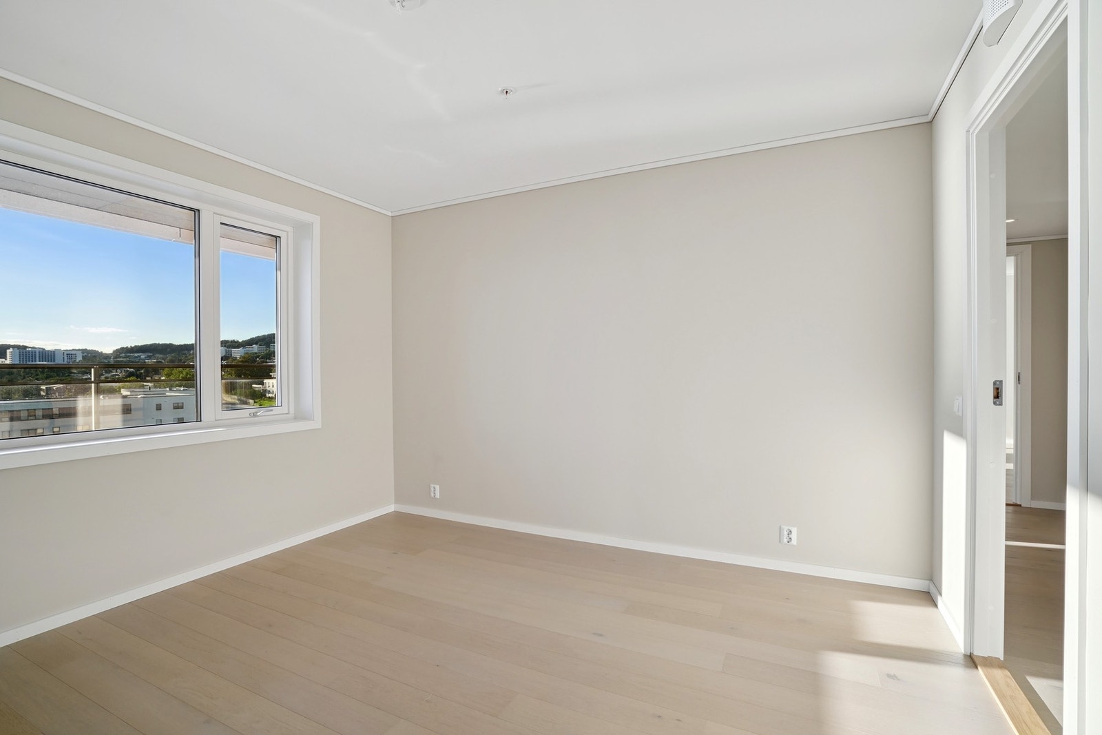 Rommet har de samme fine overflatene som de øvrige rom. Galleribilde