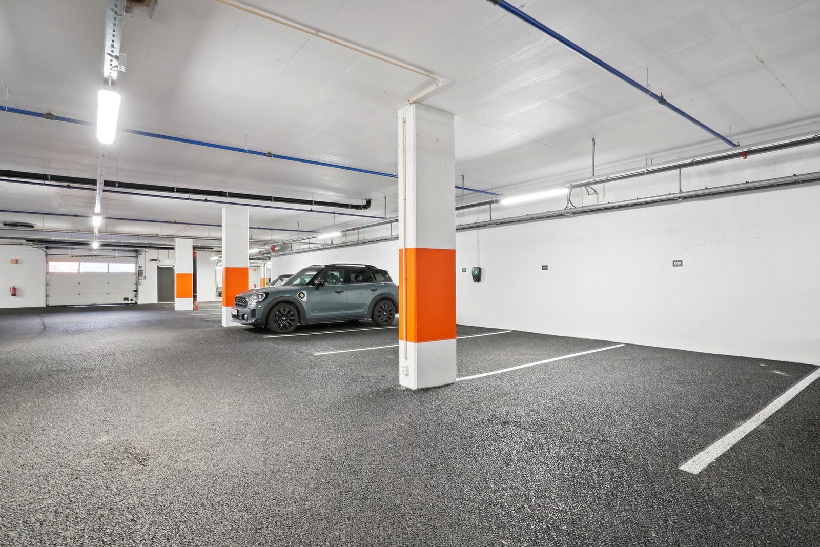 Det medfølger parkeringsplass i felles garasjeanlegg. Galleribilde