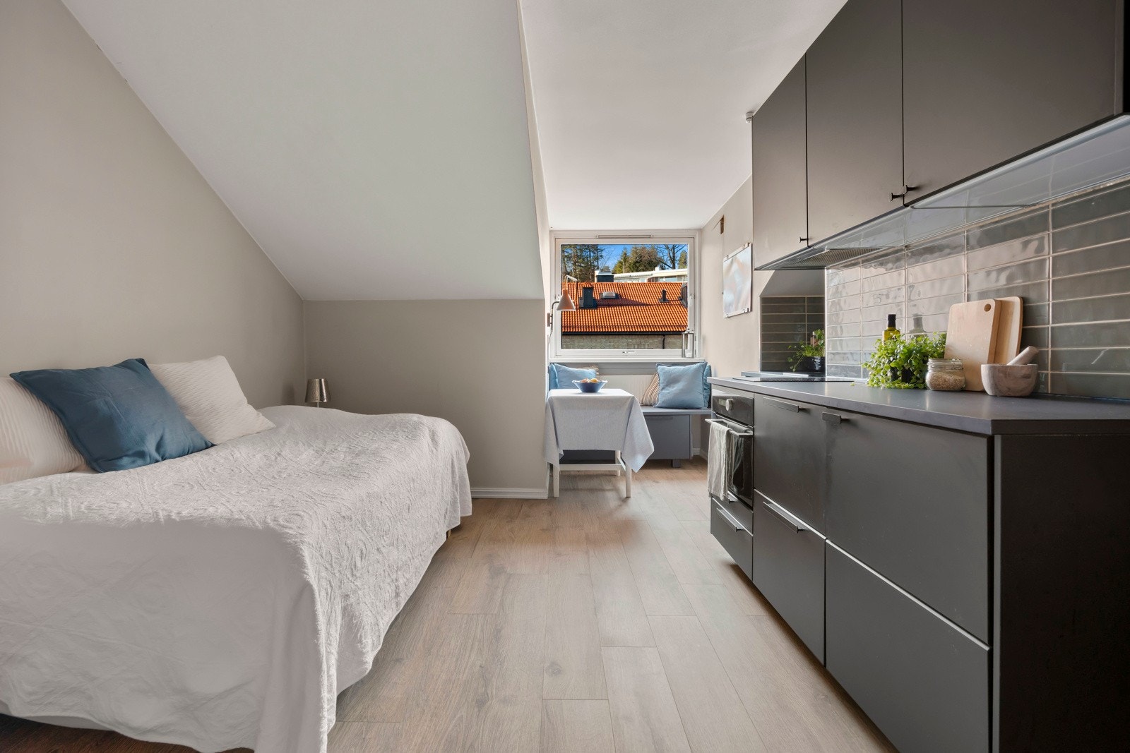 Tor Martin Tinderholt v/Privatmegleren Aksept har gleden av å presentere Ullernchausséen 48A! Galleribilde