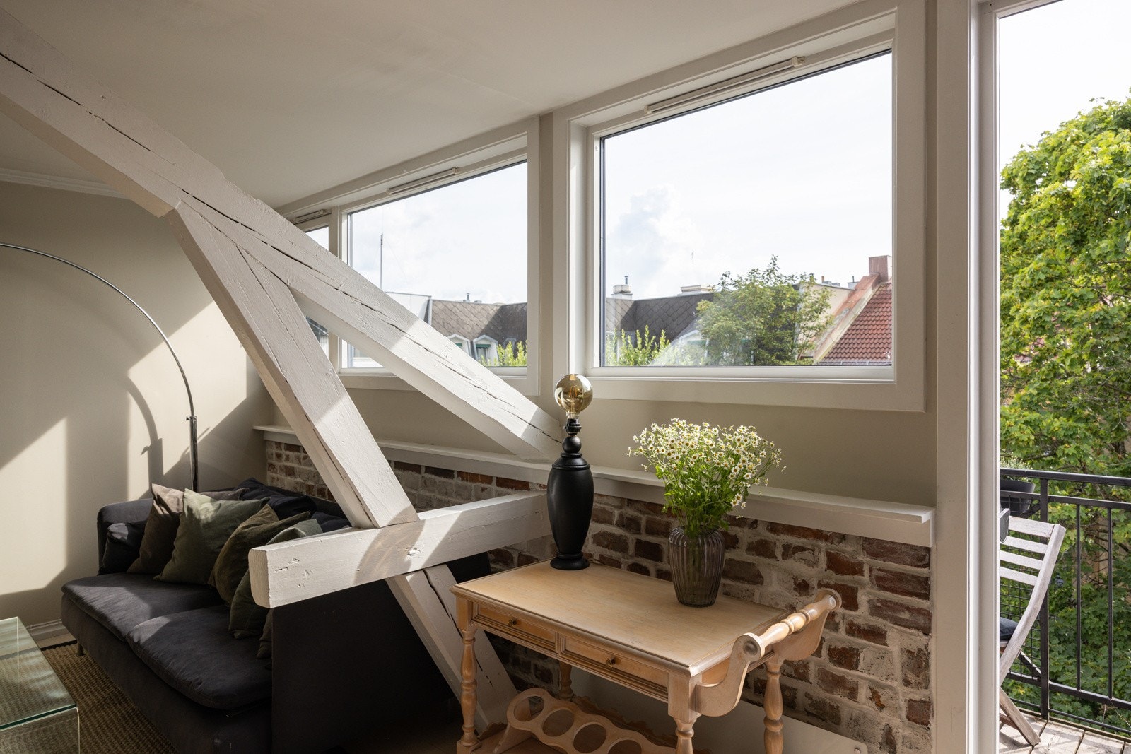 Meget gode lysforhold fra vinduer som vender mot sydvest. Galleribilde