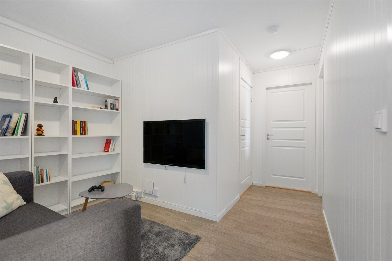 Ekstra oppholdsrom i underetasjen - ideelt som TV-stue Galleribilde