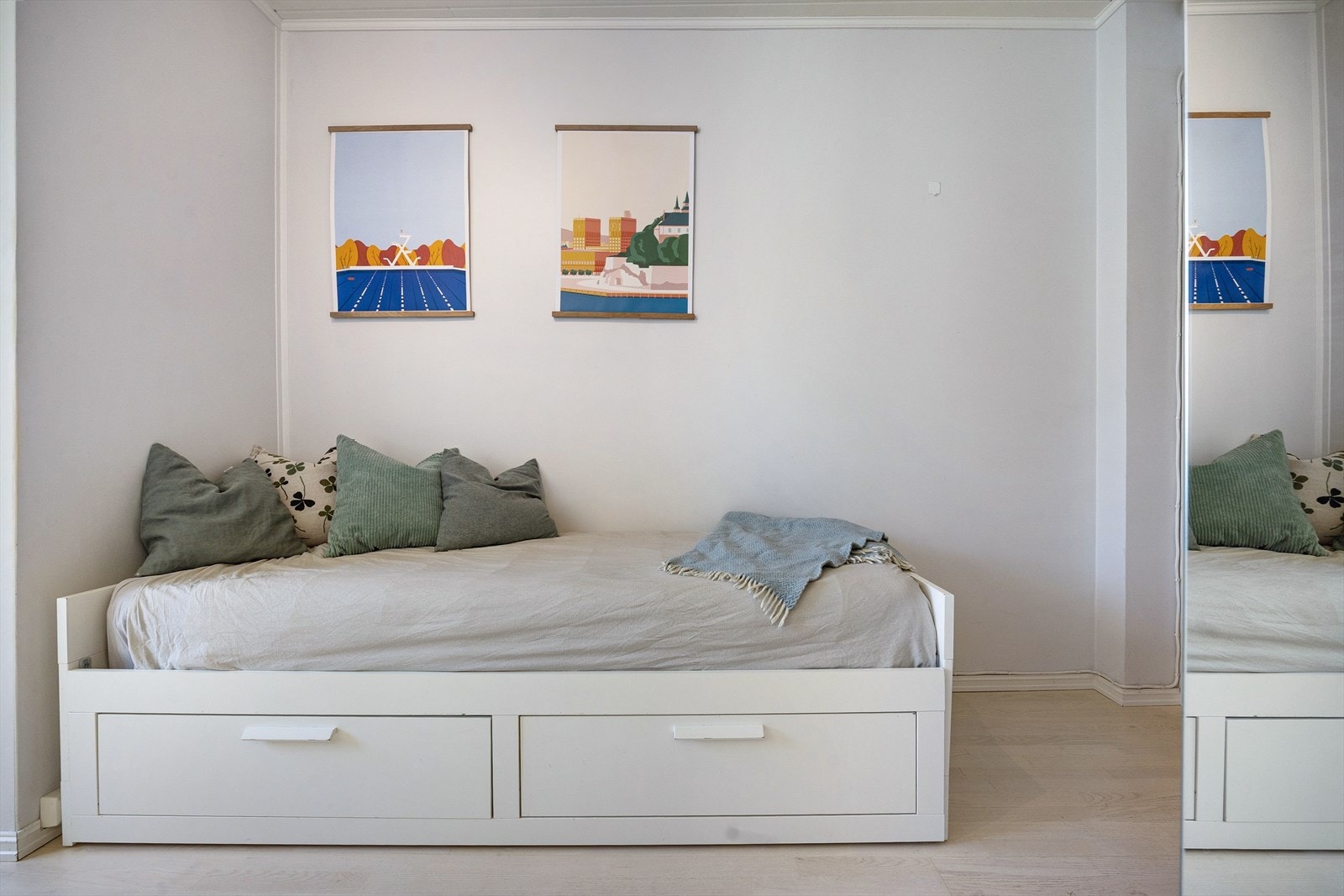 Skjermet og praktisk plassering som egner seg godt til seng. Galleribilde