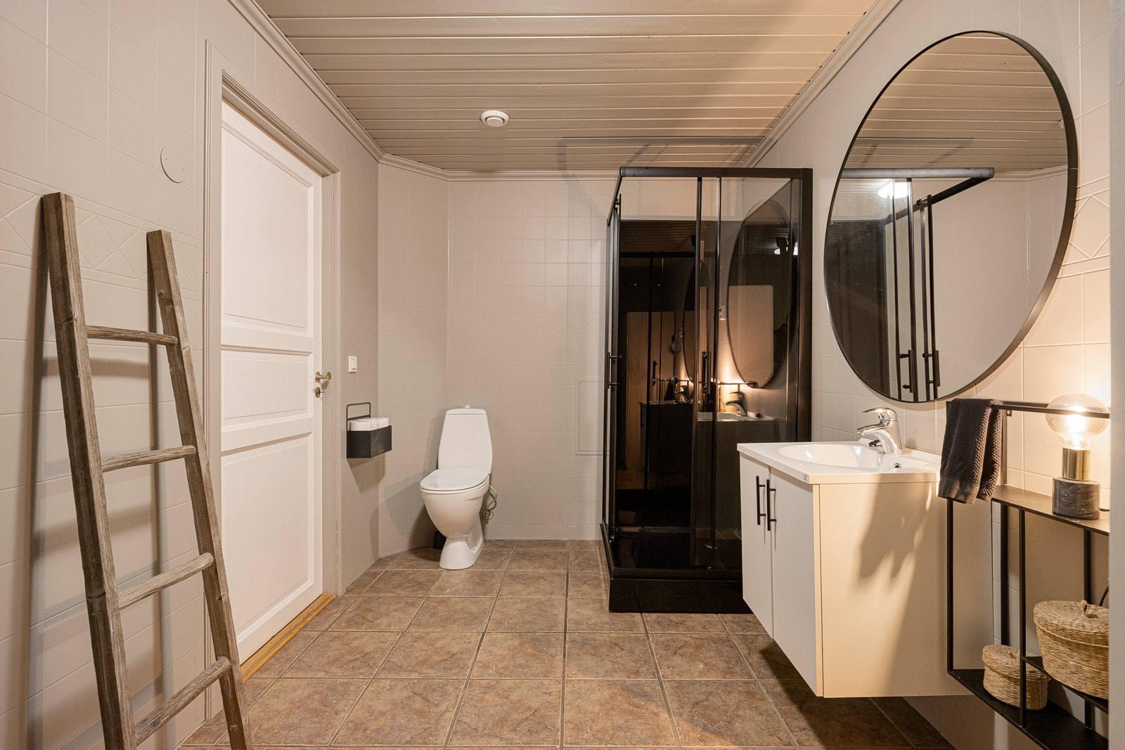 Bad underetasje. Galleribilde